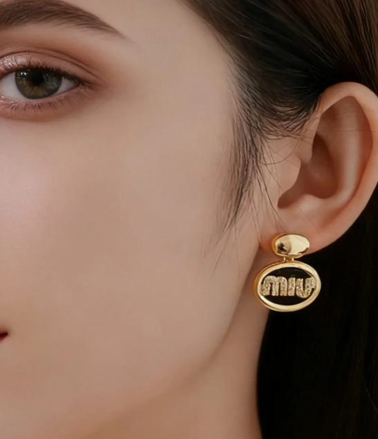 Cercei Murmur negri cu detalii – Stil modern și elegant pentru femei | Hit Instagram 2026