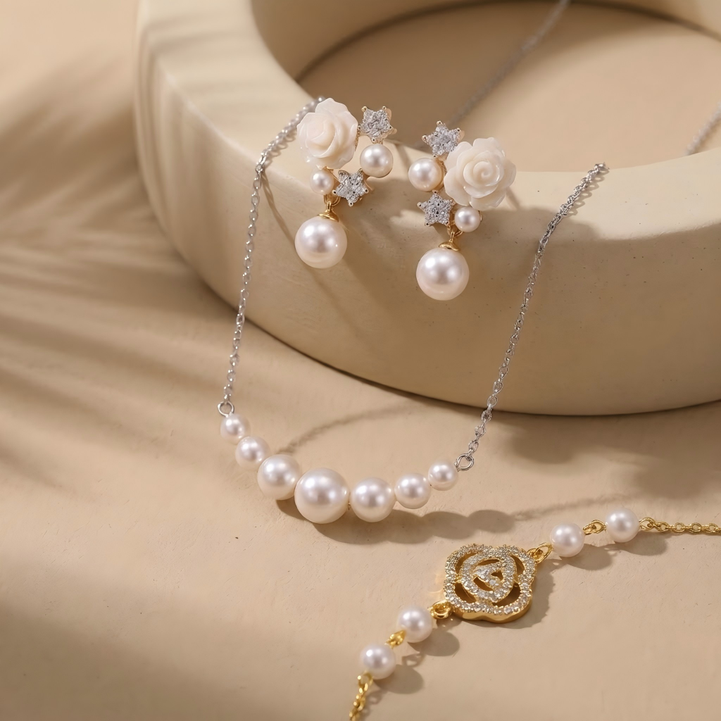 Elegancki zestaw biżuterii z białą różą i perłami – naszyjnik, kolczyki, bransoletka – prezent na Dzień Matki