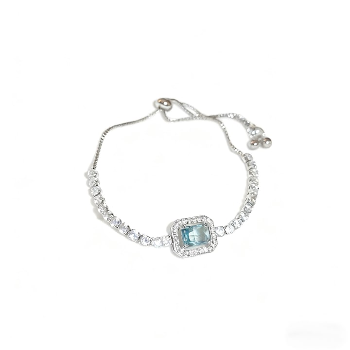 Murmur Zircon and Crystal Bracelet ¨C Delicate and Modern Jewelry for Women