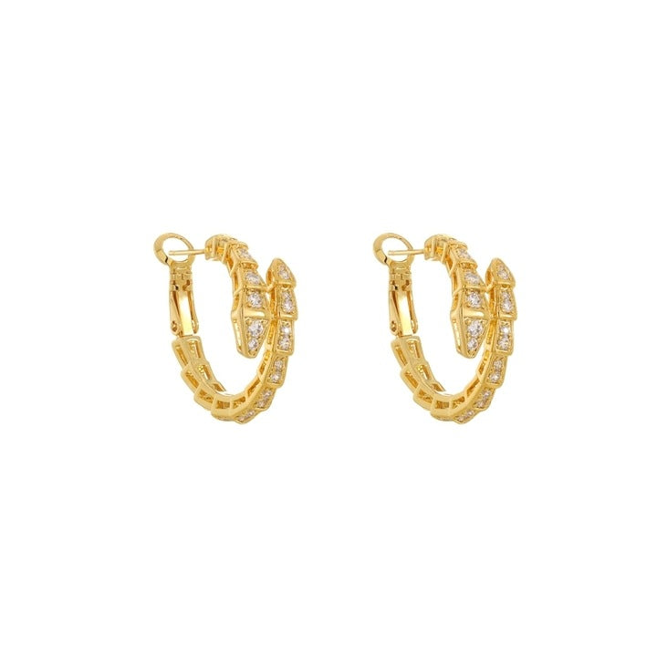 Murmur round earrings in 925 silver with diamonds, golden serpentine design - elegant and sophisticated jewelry for women
